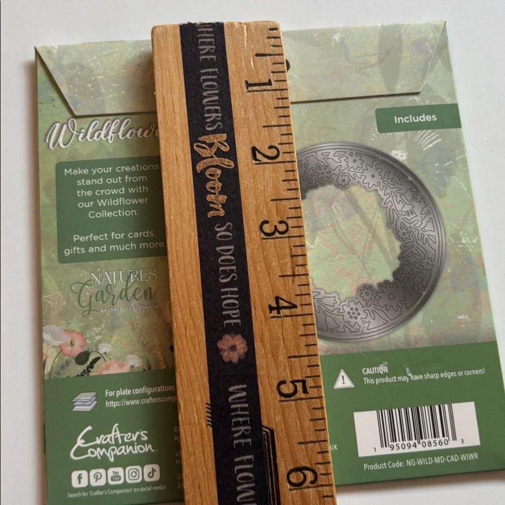 Nature's Garden Wildflowers Wildflower Wreath Metal Die NWT UNOPENED